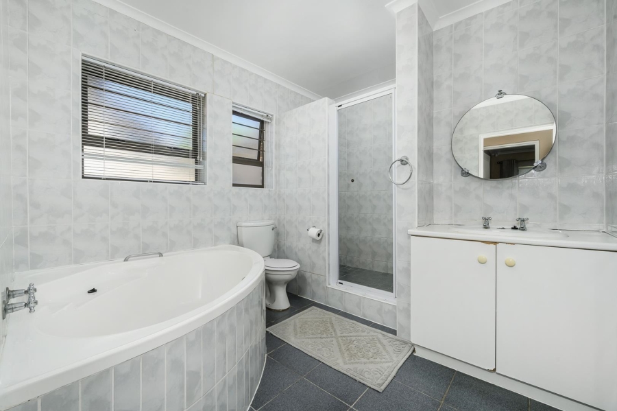 3 Bedroom Property for Sale in Beverley Grove Eastern Cape